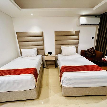 Marino Hotel - Best Near Airport Дакка Экстерьер фото